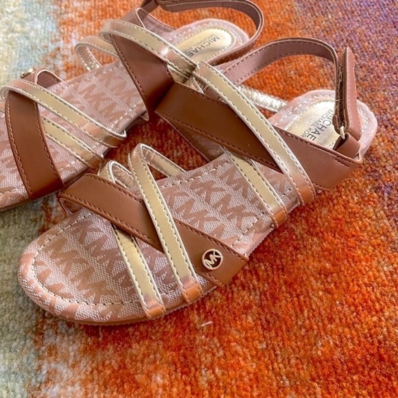 Brand New Michael Kors Luggage & Metallic Gold Multi Strap Logo Sandals - Picture 5 of 12